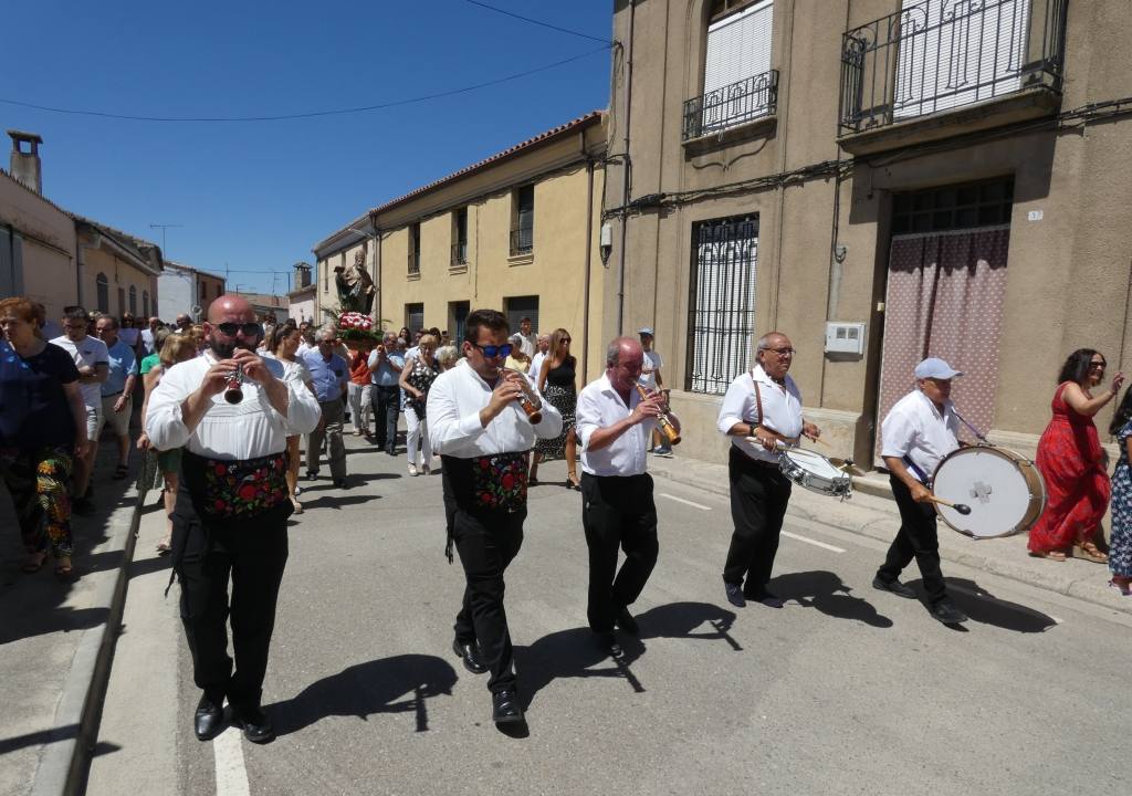 Jotas y vivas a San Pedro ad Víncula como colofón de las fiestas de Villar