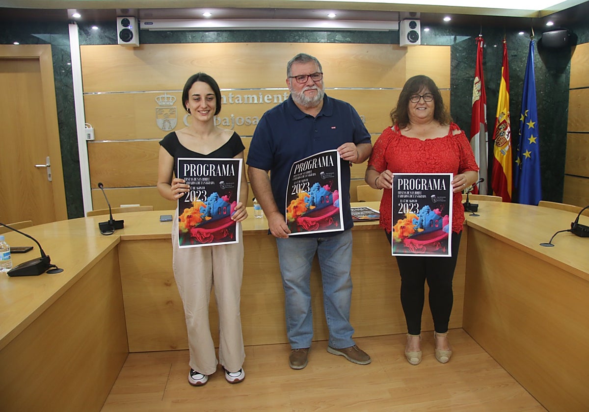 Alba Hernández, José Álvarez y Pilar Sánchez, en la presentación de las fiestas de Carbajosa.