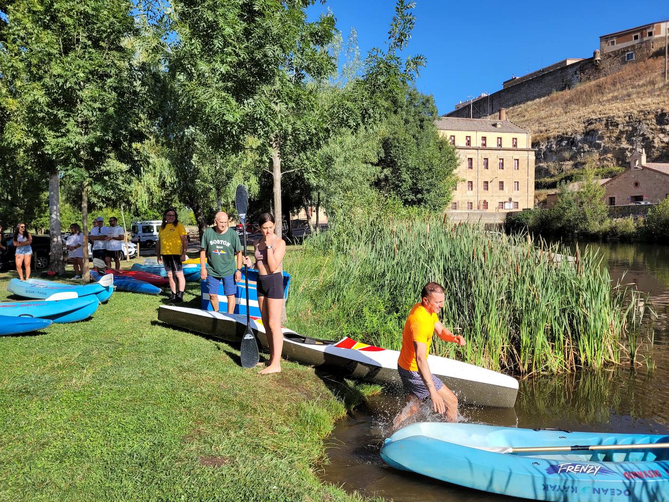 Carrera y piraguas en el río de Ciudad Rodrigo