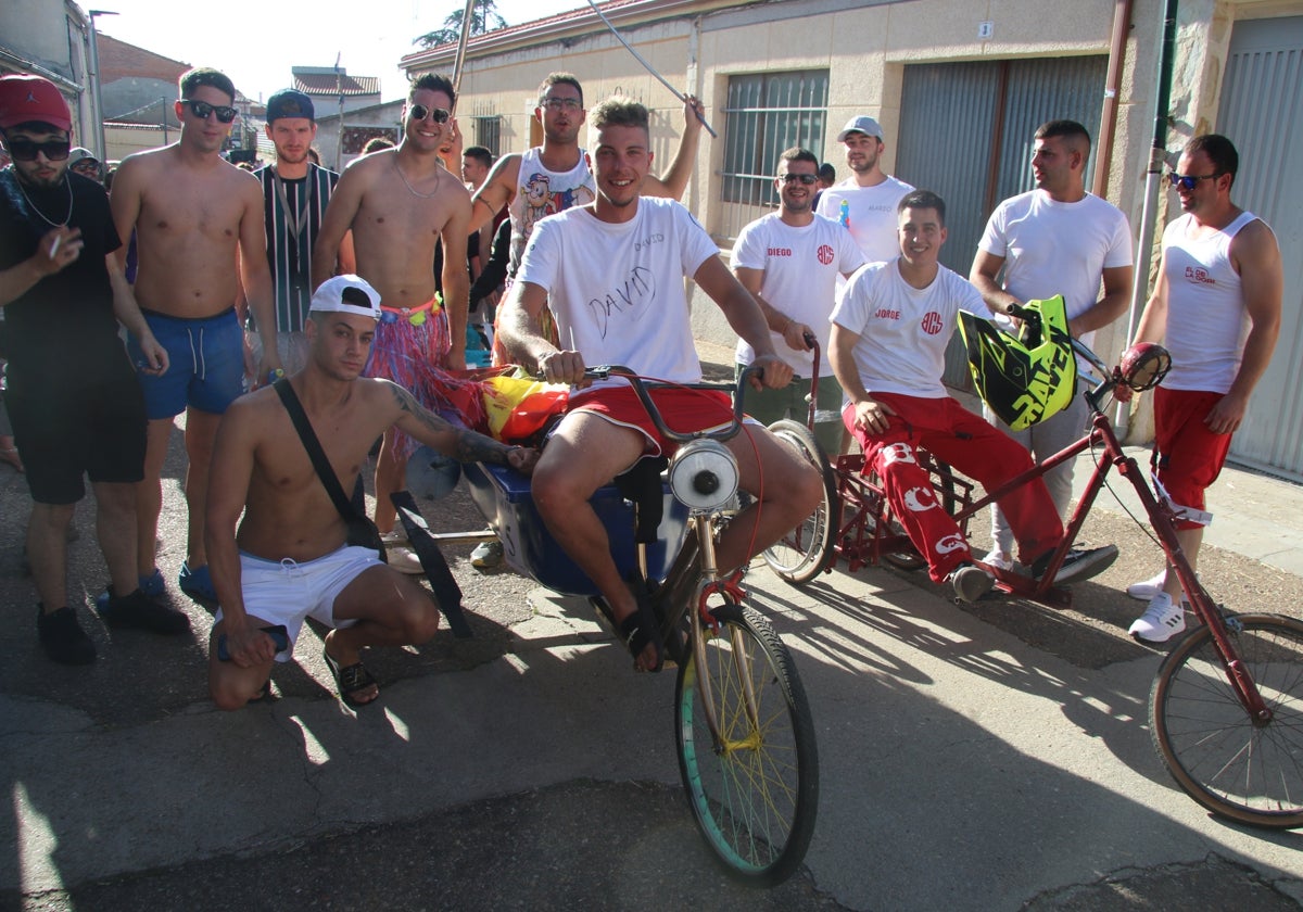 Doñinos disfruta de los Autos Locos y del Market de Artesanía