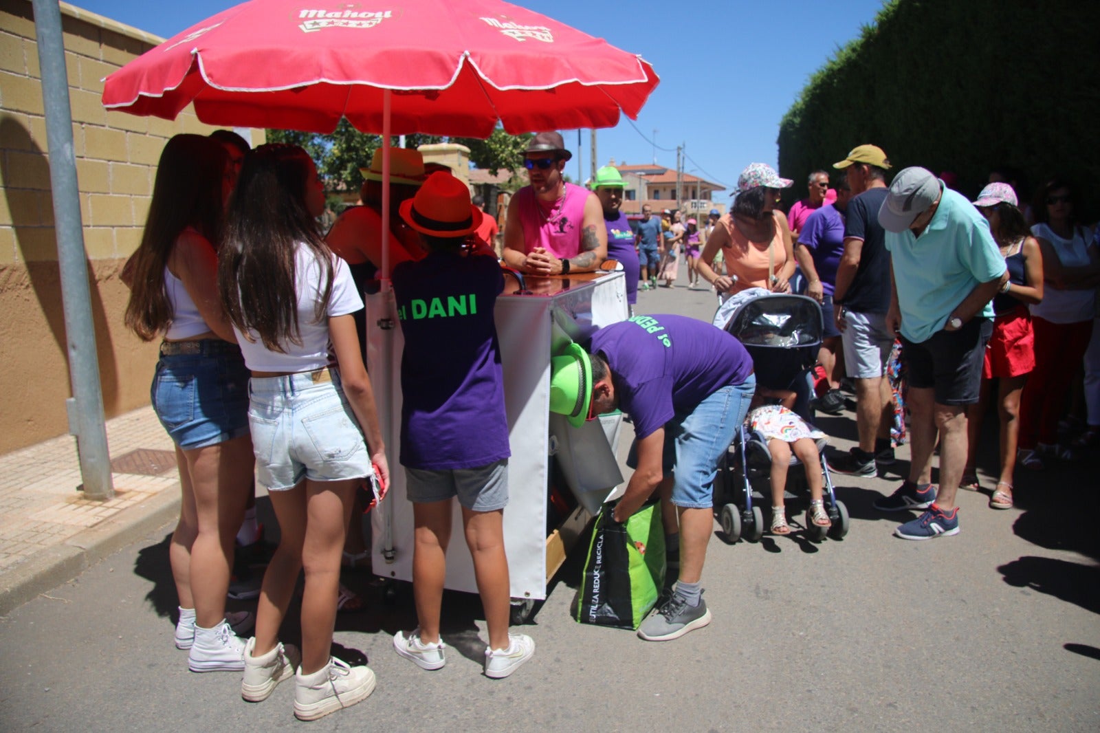 Doñinos disfruta con la comida festiva de hermandad