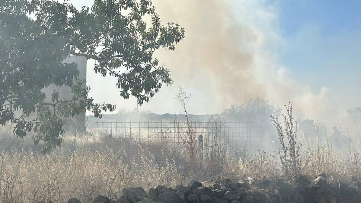 Un incendio en Abusejo moviliza a medios aéreos y terrestres