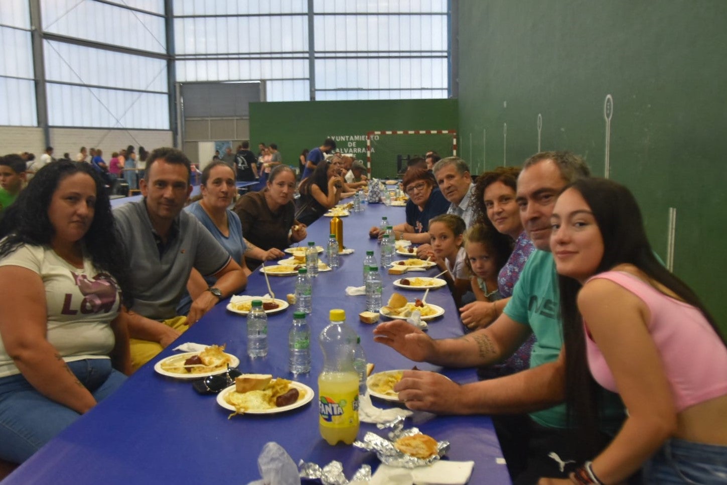 Calvarrasa de Abajo despide sus fiestas con... ¡1.800 huevos fritos!