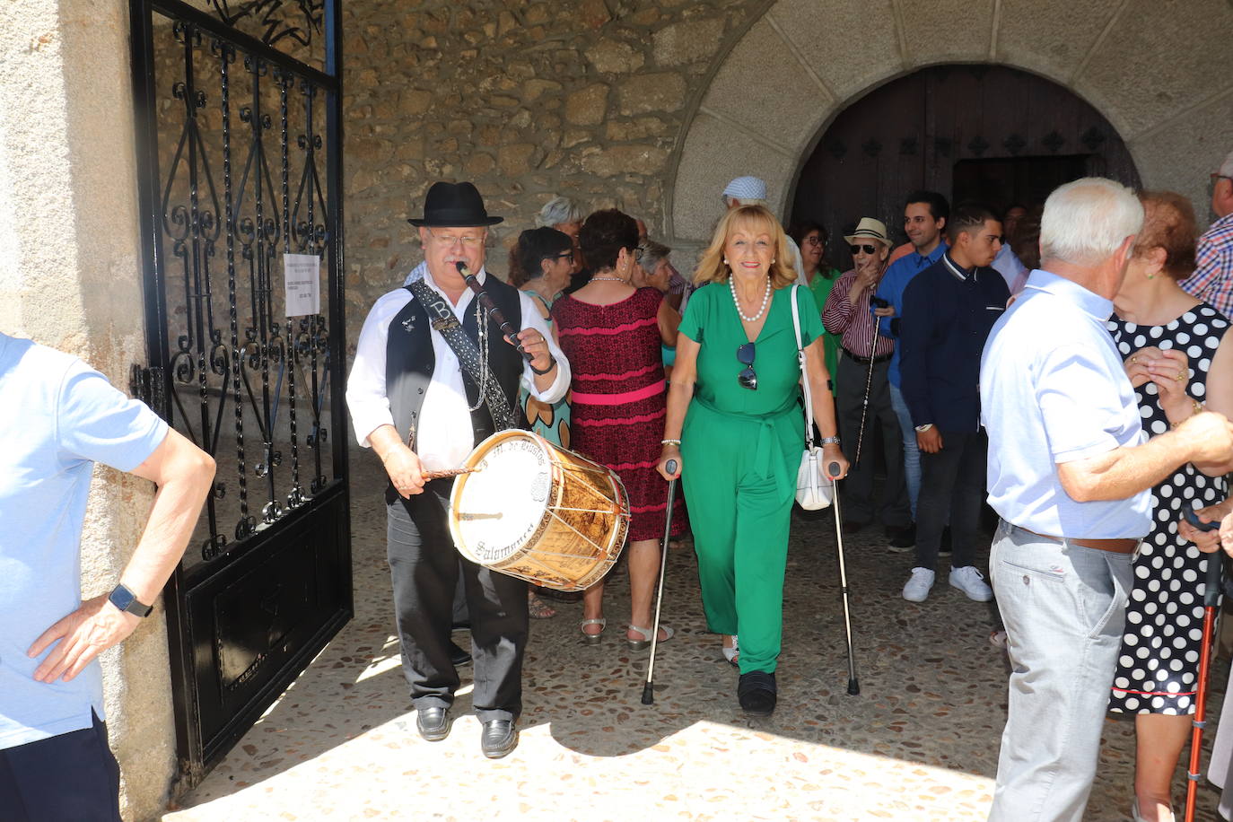 Linares de Riofrío camina hacia sus fiestas y los mayores marcan el camino