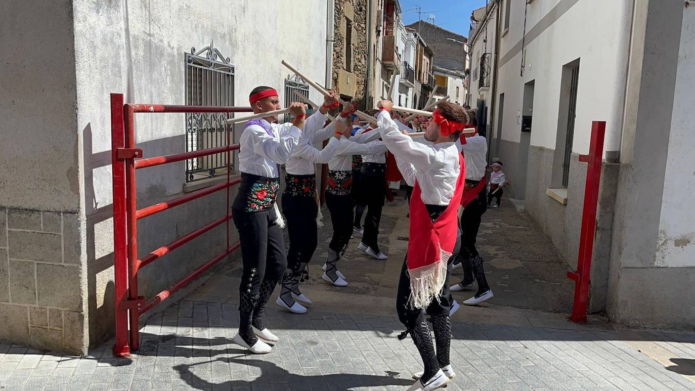 Bailes en honor a San Lorenzo en el día grande de Saucelle