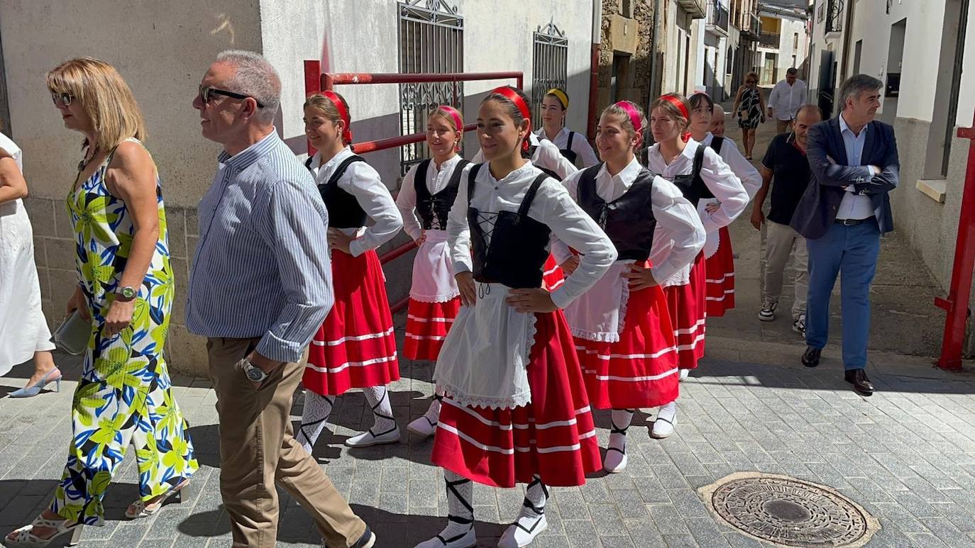 Bailes en honor a San Lorenzo en el día grande de Saucelle