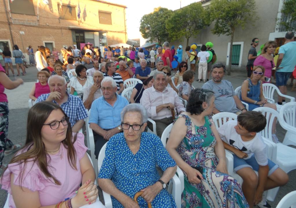 Peñas y tradición en el arranque de la fiesta en Aldeaseca