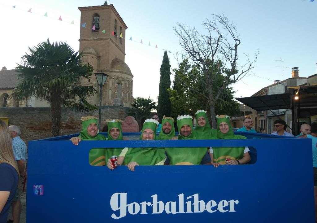 Peñas y tradición en el arranque de la fiesta en Aldeaseca