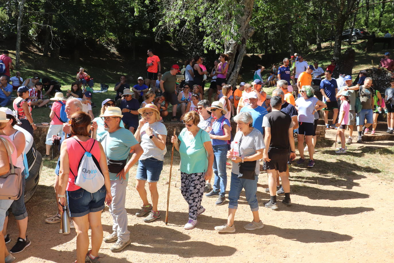 Linares disfruta de la marcha a las Peñas del Agua y La Honfría