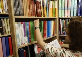 Las librerías comienzan a vender libros de texto y material escolar de cara al comienzo de las clases.