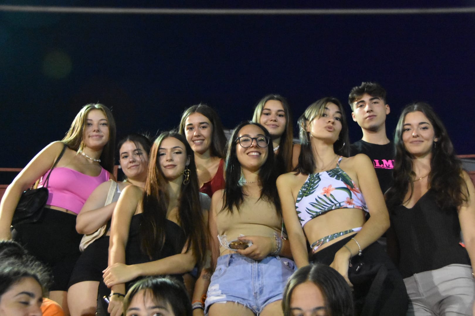Carbajora llena su plaza de toros en la primera cita nocturna con las vaquillas