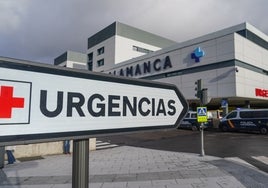 La Policía Nacional en el Hospital de Salamanca.