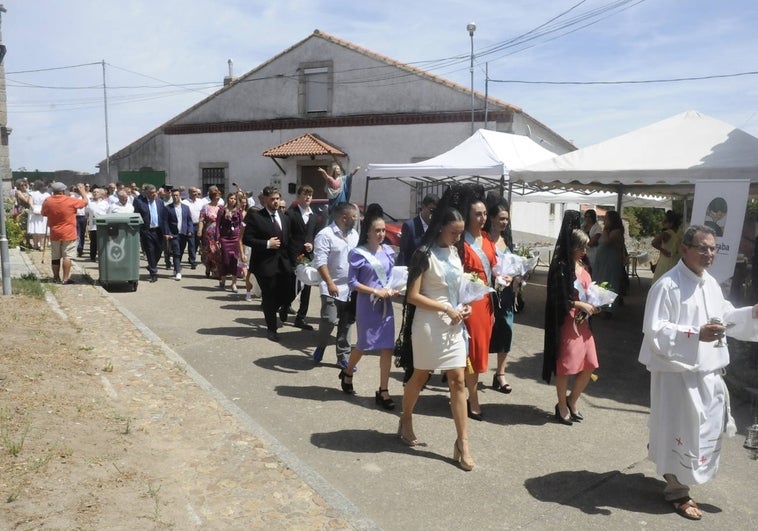 Fuentes de Oñoro recupera las madrinas de honor de la Virgen