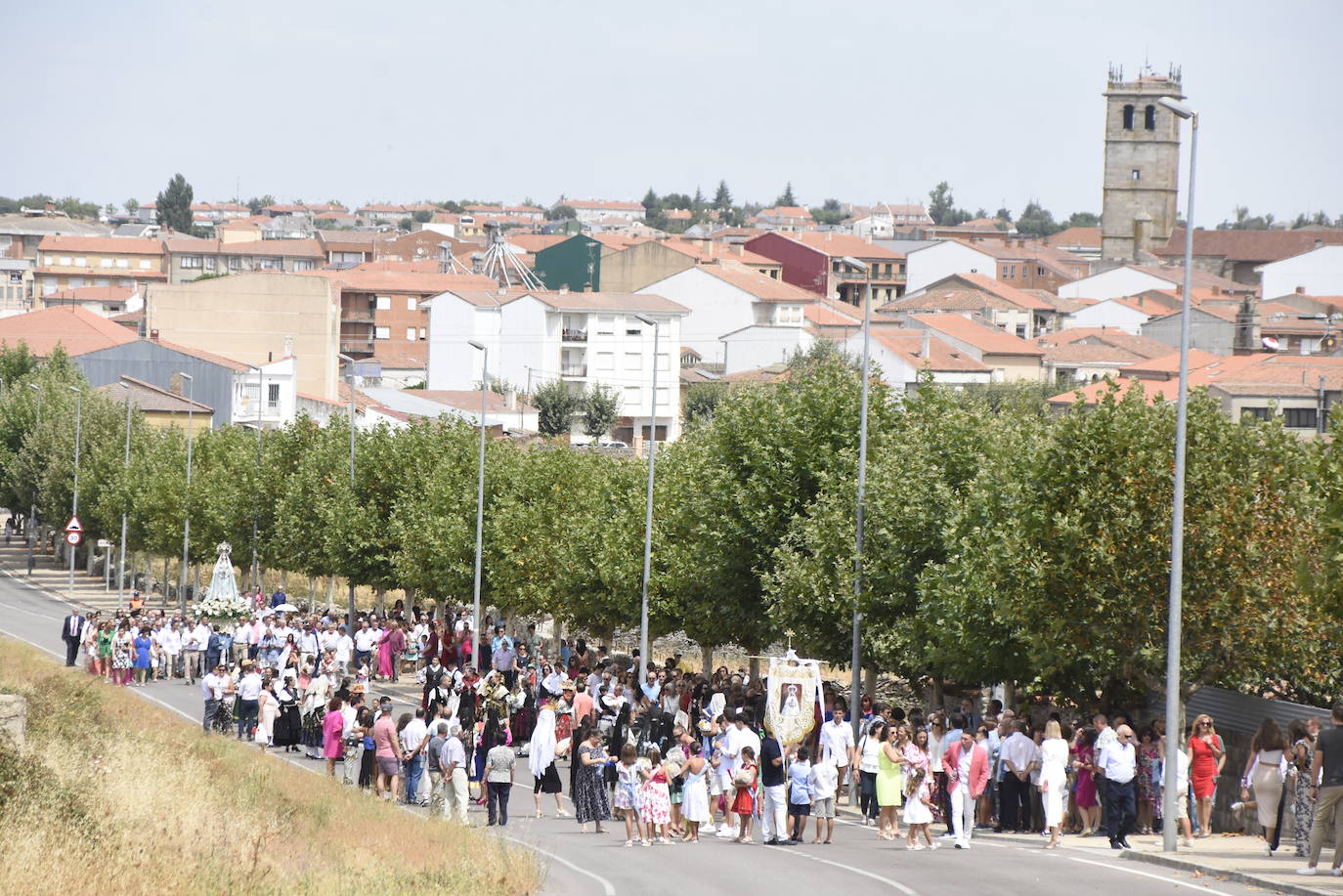 Vivas a la Virgen del Socorro en el regreso a su ermita