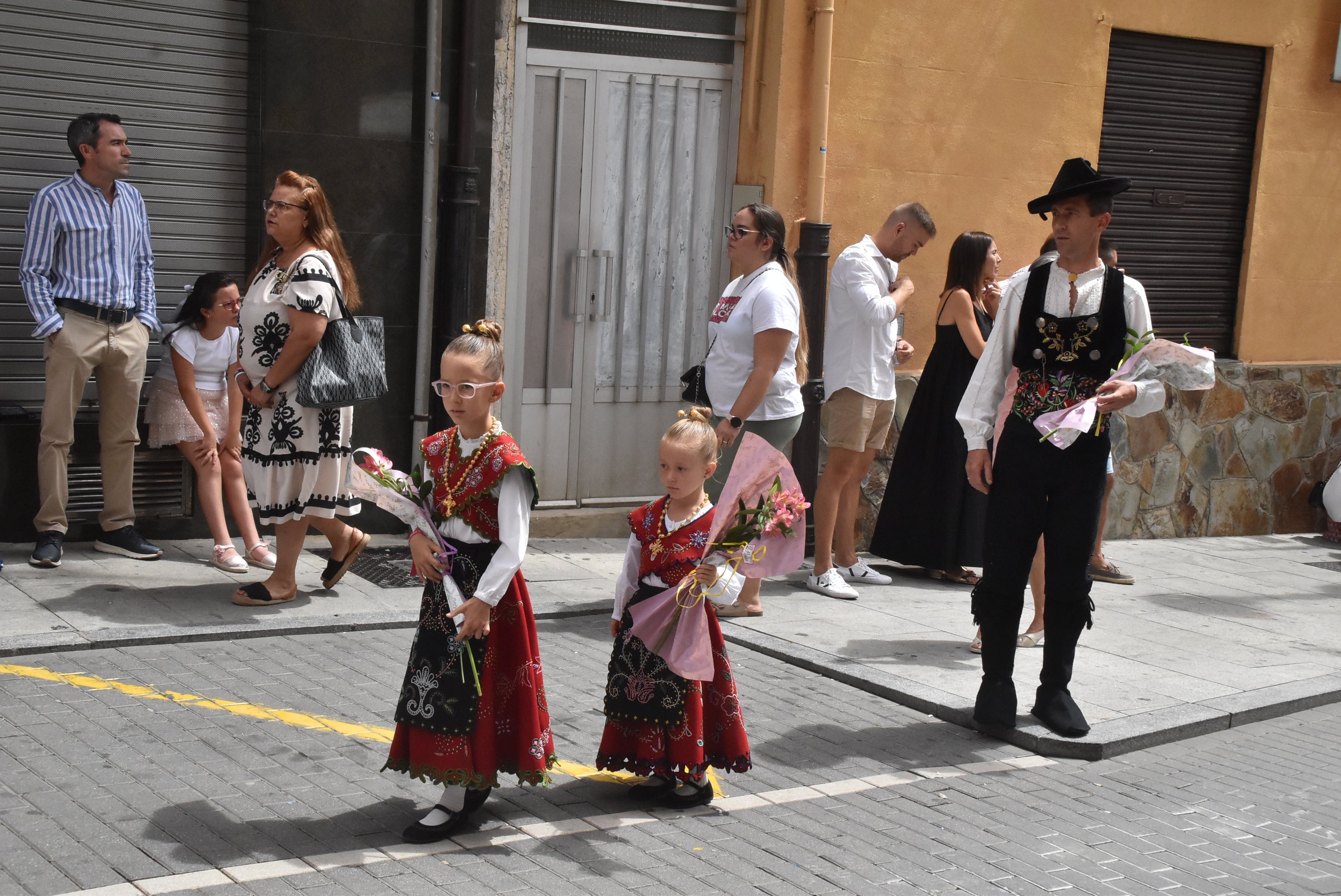 Multitudinaria procesión en Guijuelo para honrar a la Virgen de la Asunción