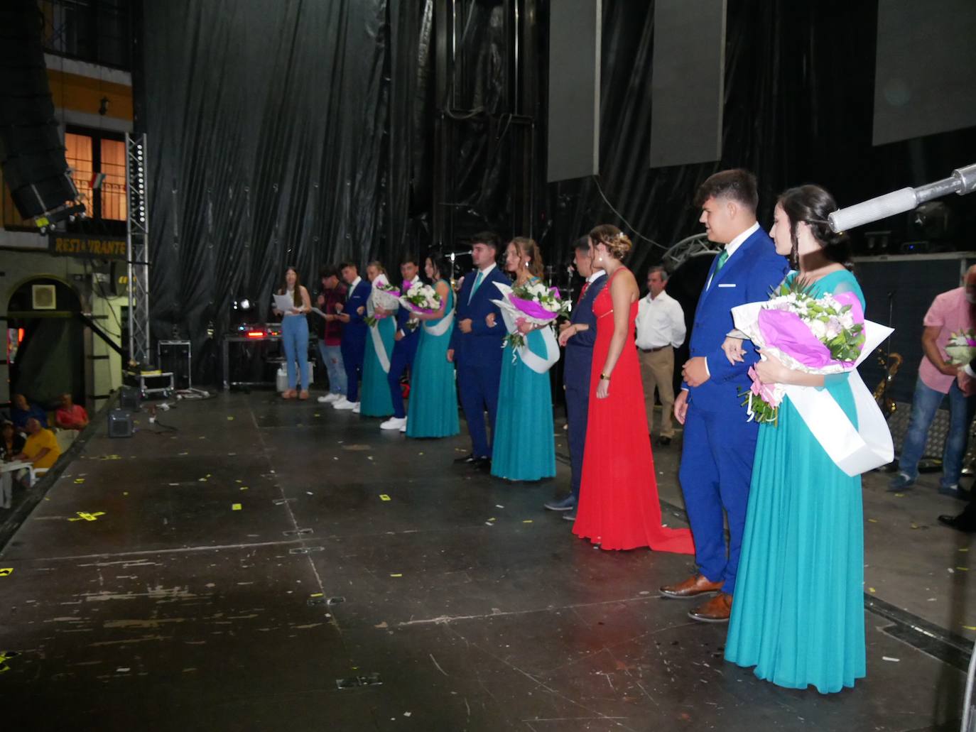 Linares de Riofrío llena en el pregón de las fiestas y la coronación de la reina