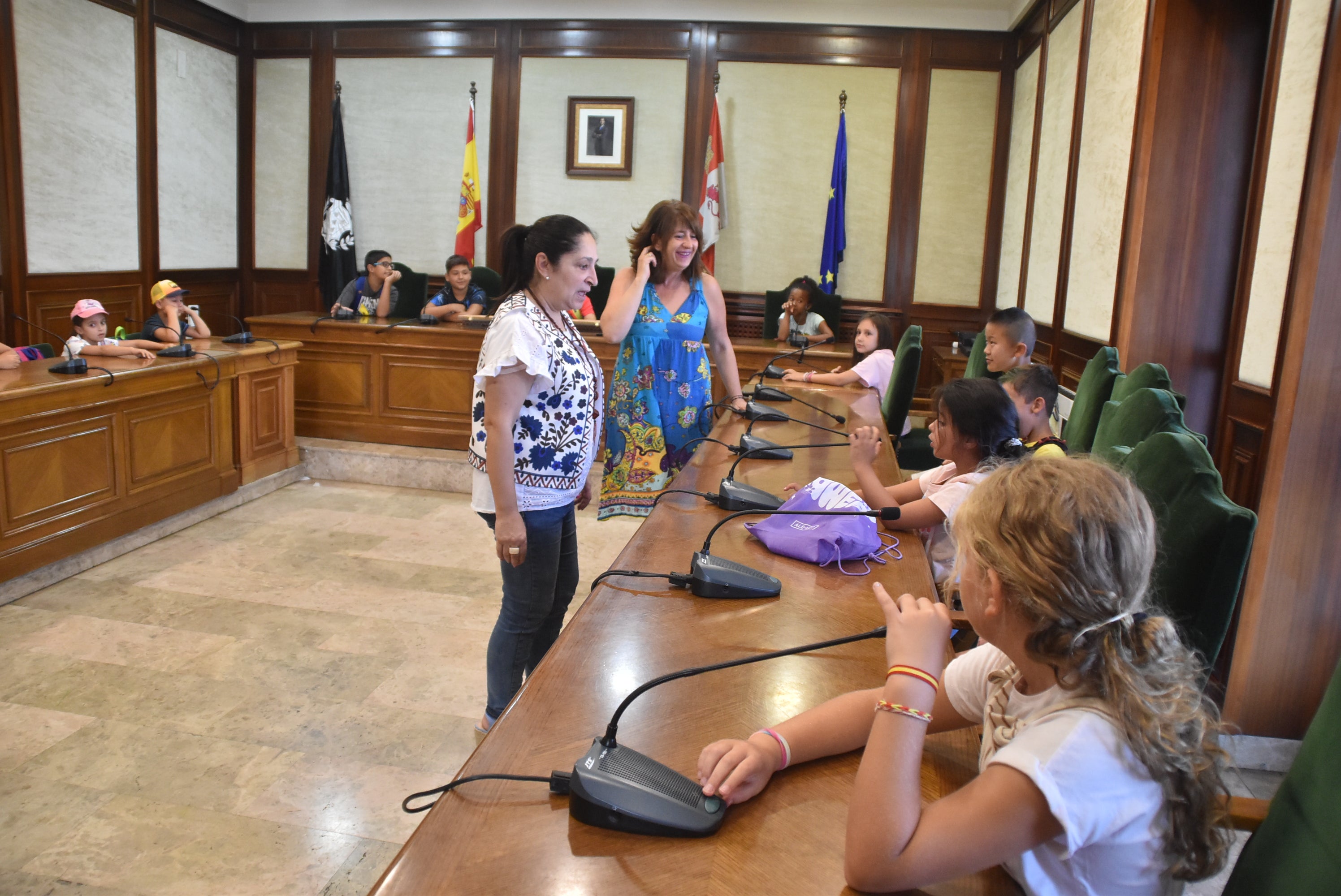 Los pequeños de los campamentos visitan el Ayuntamiento de Béjar