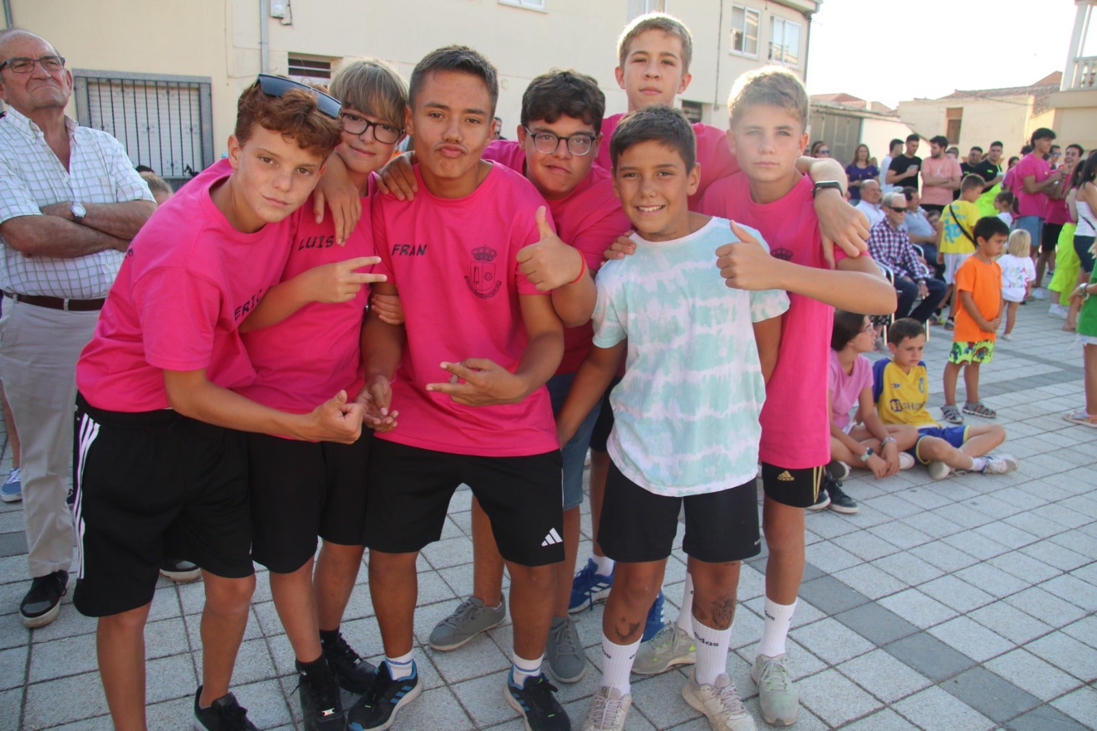 Pregón y peñas, en el inicio oficial de las fiestas de Calzada de Valdunciel