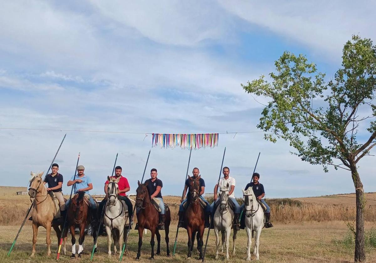 Campeonato de cintas a caballo, celebrado durante los pasados días festivos.