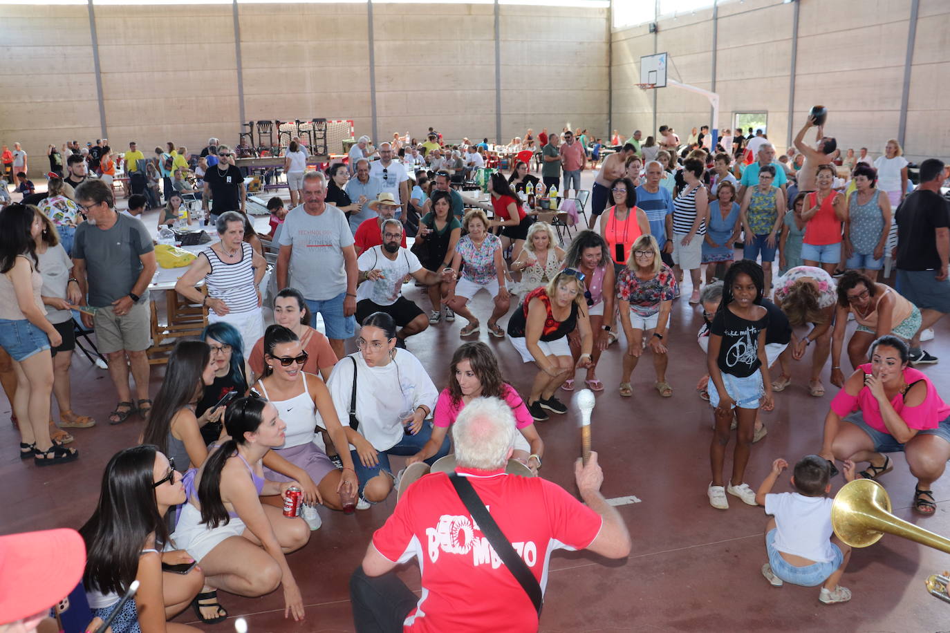 Paella para mil quinientas personas para despedirse de la fiesta en Linares de Riofrío