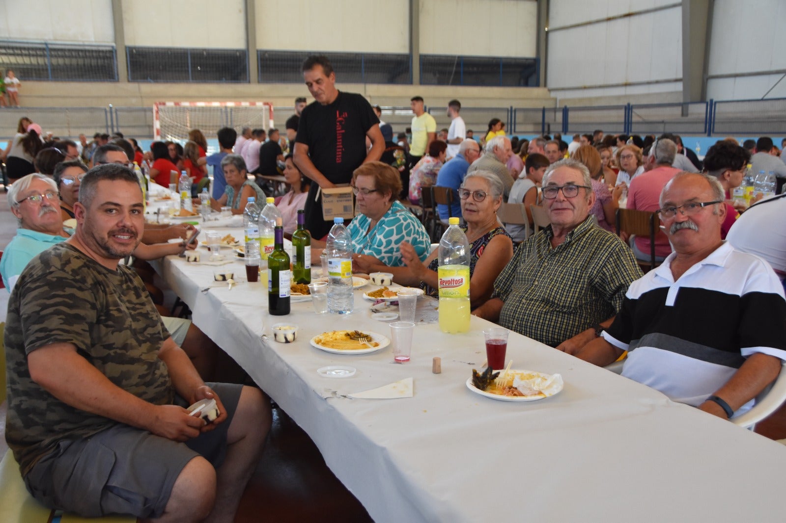 Calzada exprime su penúltimo día de fiesta con una gran paella