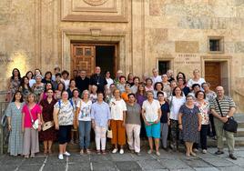 Todas las virgenes del evento en su visita por la ciudad.