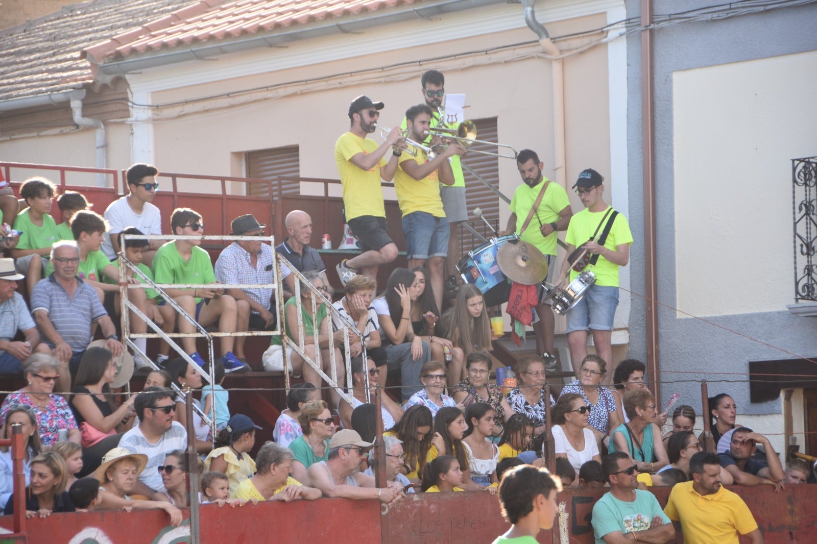 Aldeanueva vive sus festejos taurinos al estilo tradicional