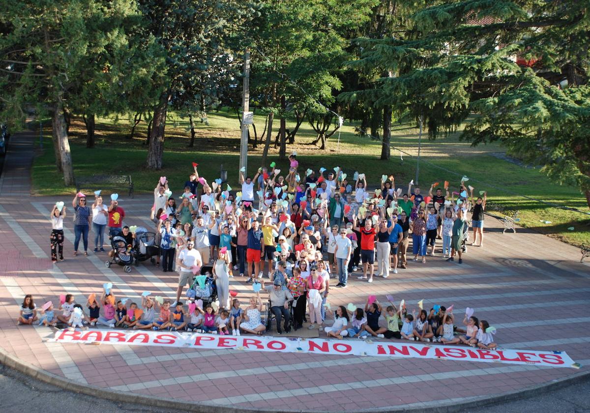 CONCURSO 'Así somos en mi pueblo'. Corazones que laten a la vez por una causa común en Nuevo Naharros