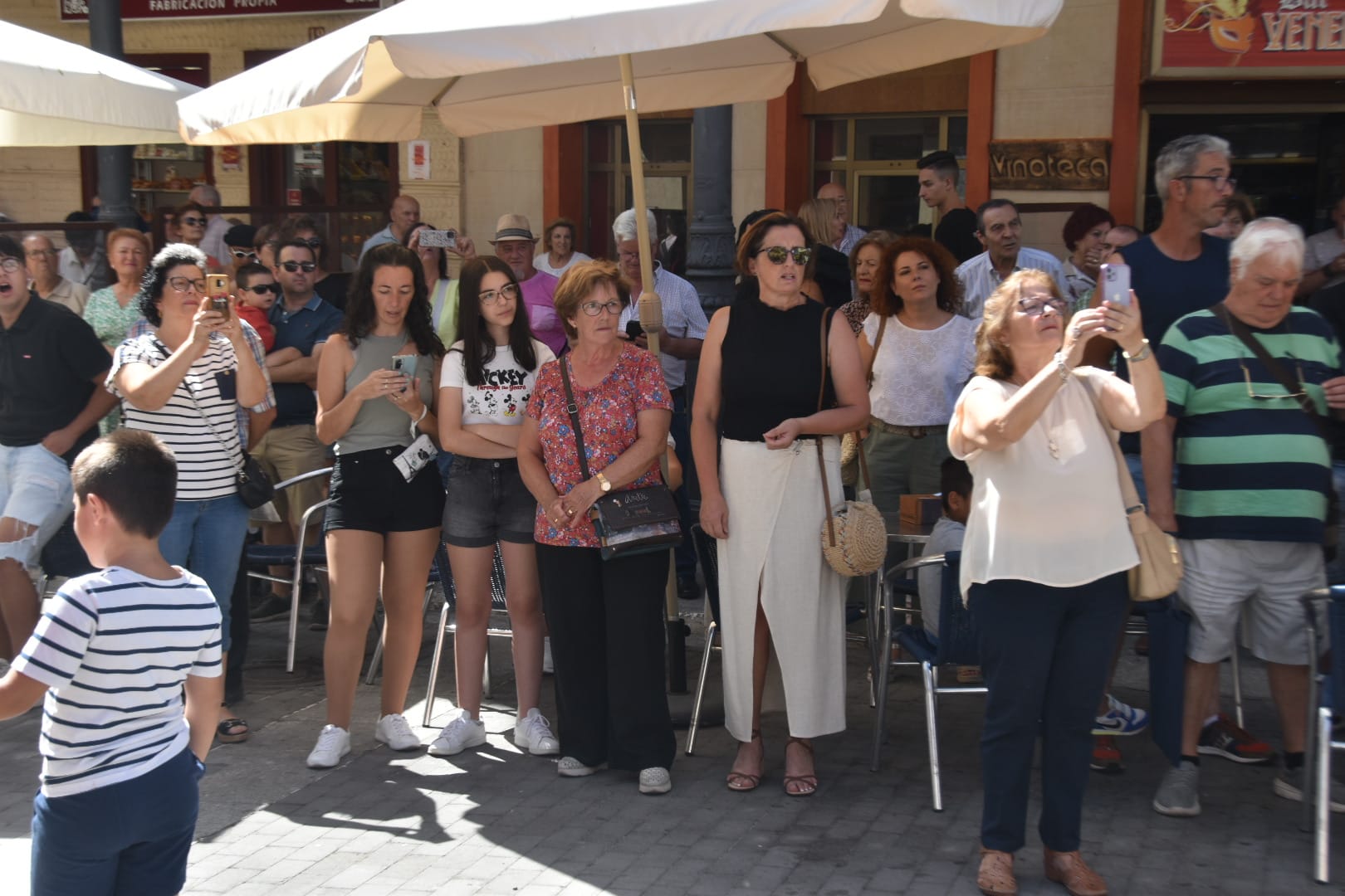 Emotiva salida de clausura de Santa Teresa en Alba