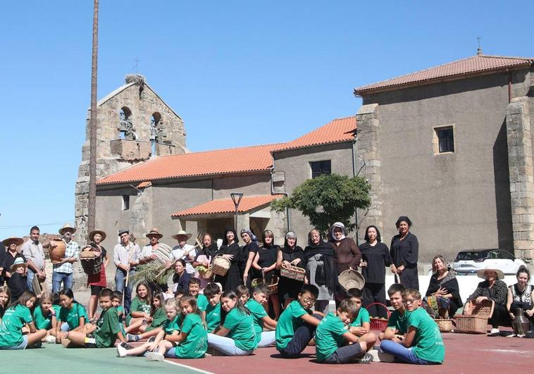 CONCURSO 'Así somos en mi pueblo'. El futuro de las tradiciones de El Sahúgo, en manos de los niños