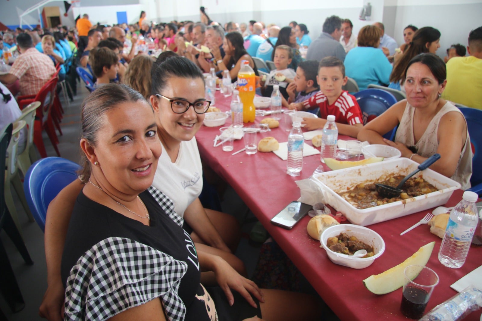 Villares degusta 800 raciones de caldereta