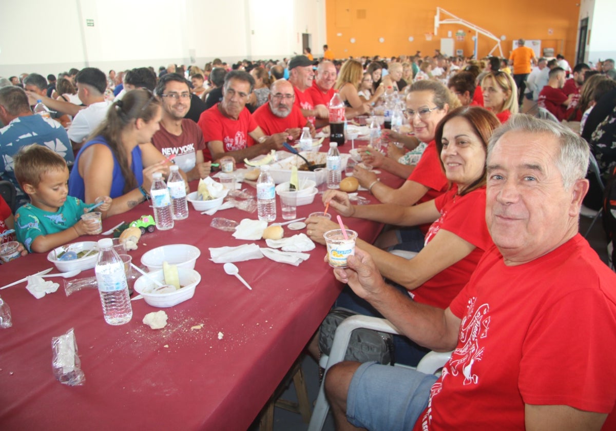 Villares degusta 800 raciones de caldereta