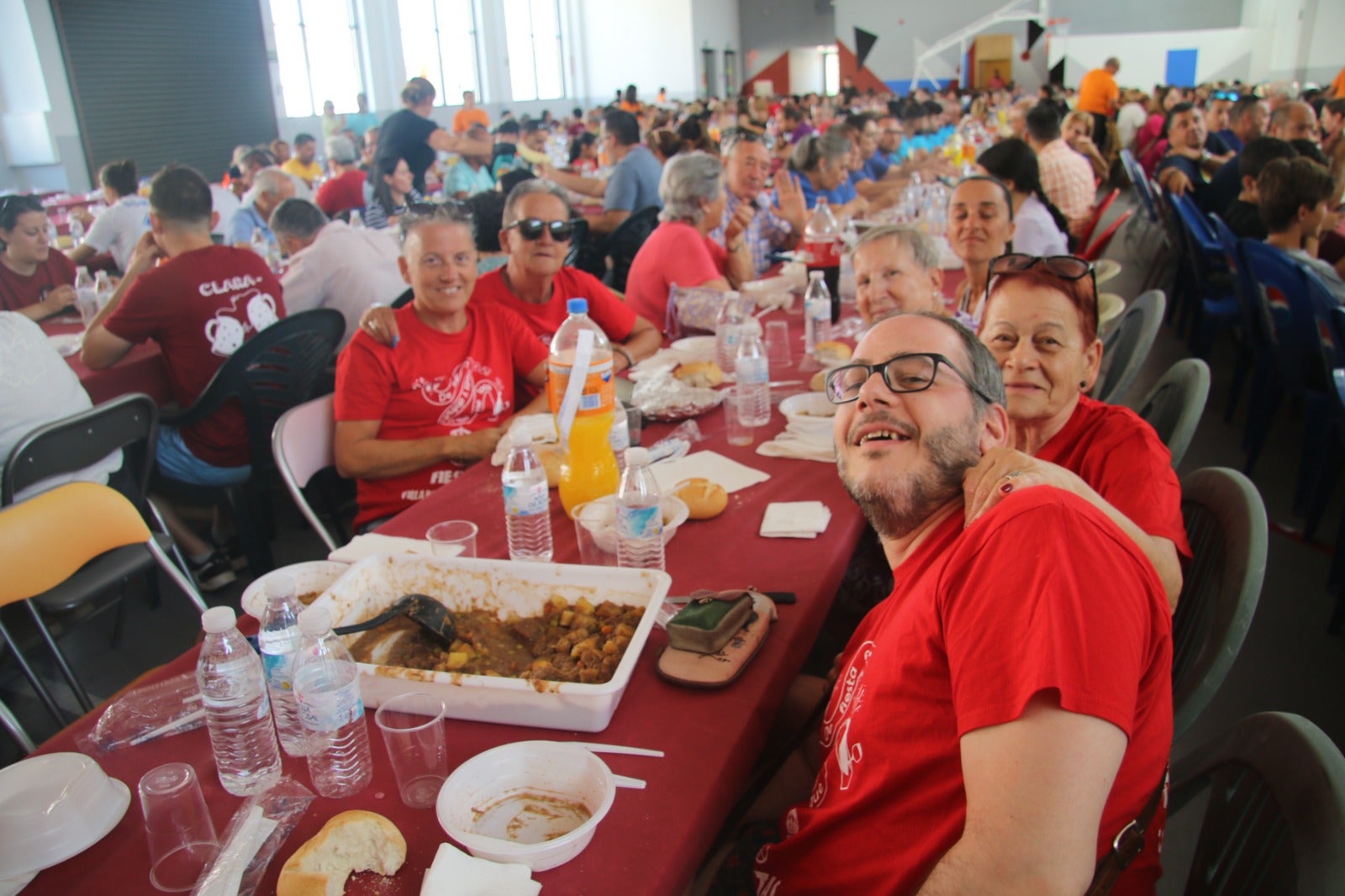 Villares degusta 800 raciones de caldereta