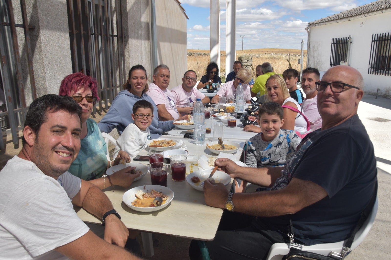 Martinamor remata sus fiestas con un gran cocido de hermandad