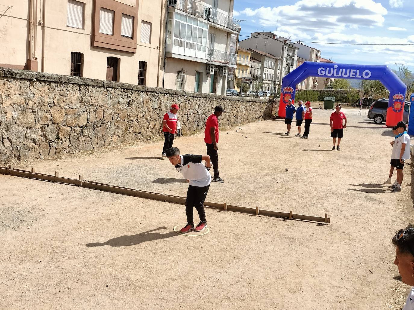 Guijuelo disfruta de la petanca con un torneo nacional