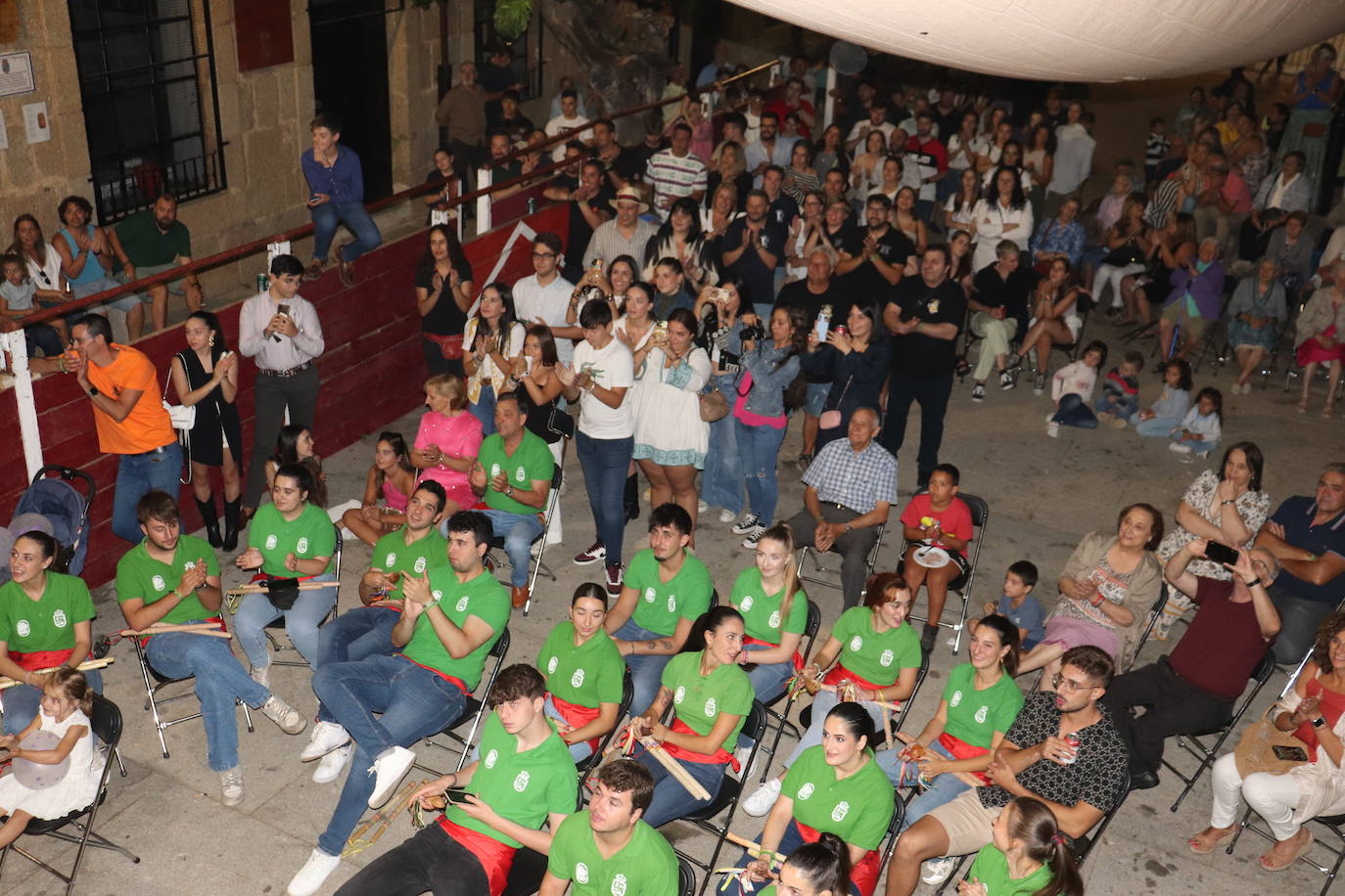 Las vísperas de San Agustín llenan Santibáñez de la Sierra