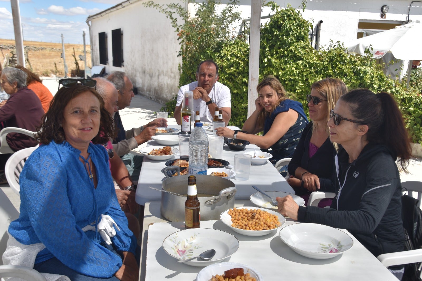 Martinamor remata sus fiestas con un gran cocido de hermandad