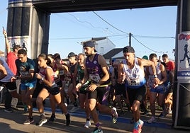 Los atletas toman la salida en el Cross de Pelabravo
