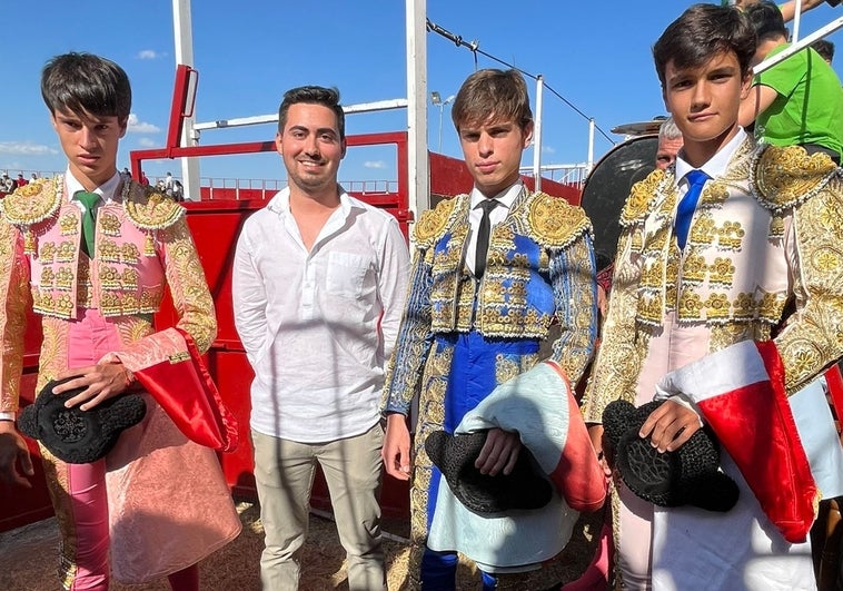 Vuelven los toros a La Vellés 30 años después y con triunfo