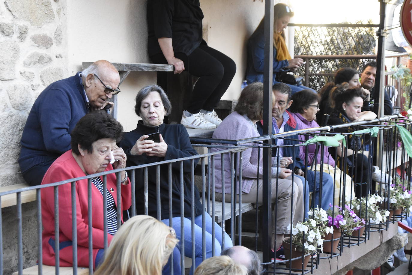 Las incombustibles peñas de Aldeadávila de la Ribera despiden las fiestas de San Bartolo