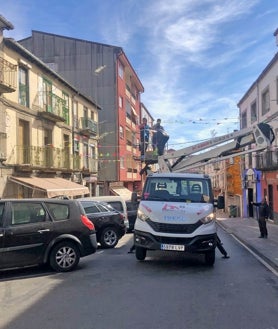 Imagen secundaria 2 - Así prepara Béjar el comienzo de sus fiestas patronales.