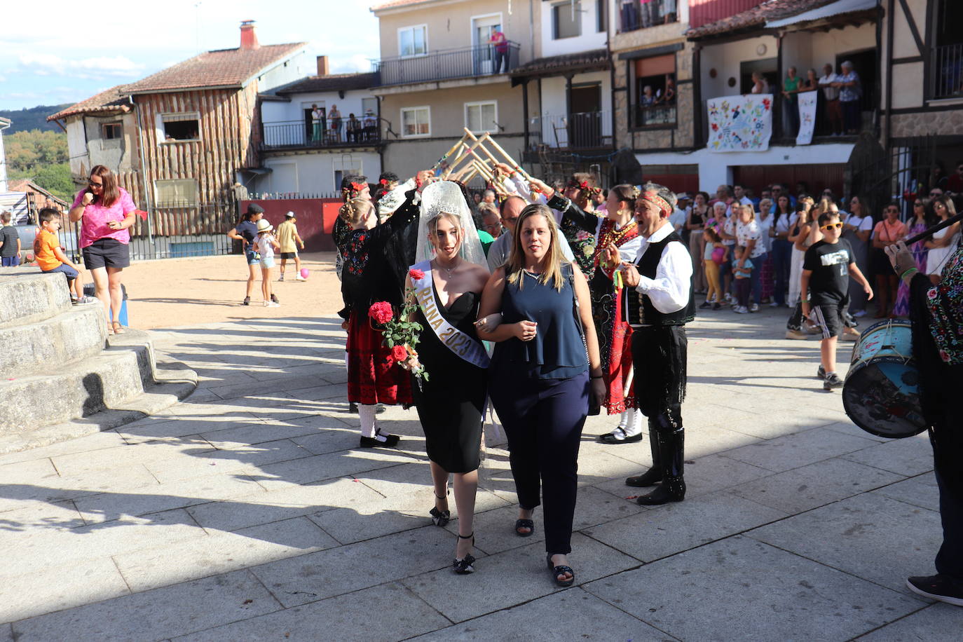 Los toros y la tradición despiden la fiesta en Santibáñez de la Sierra