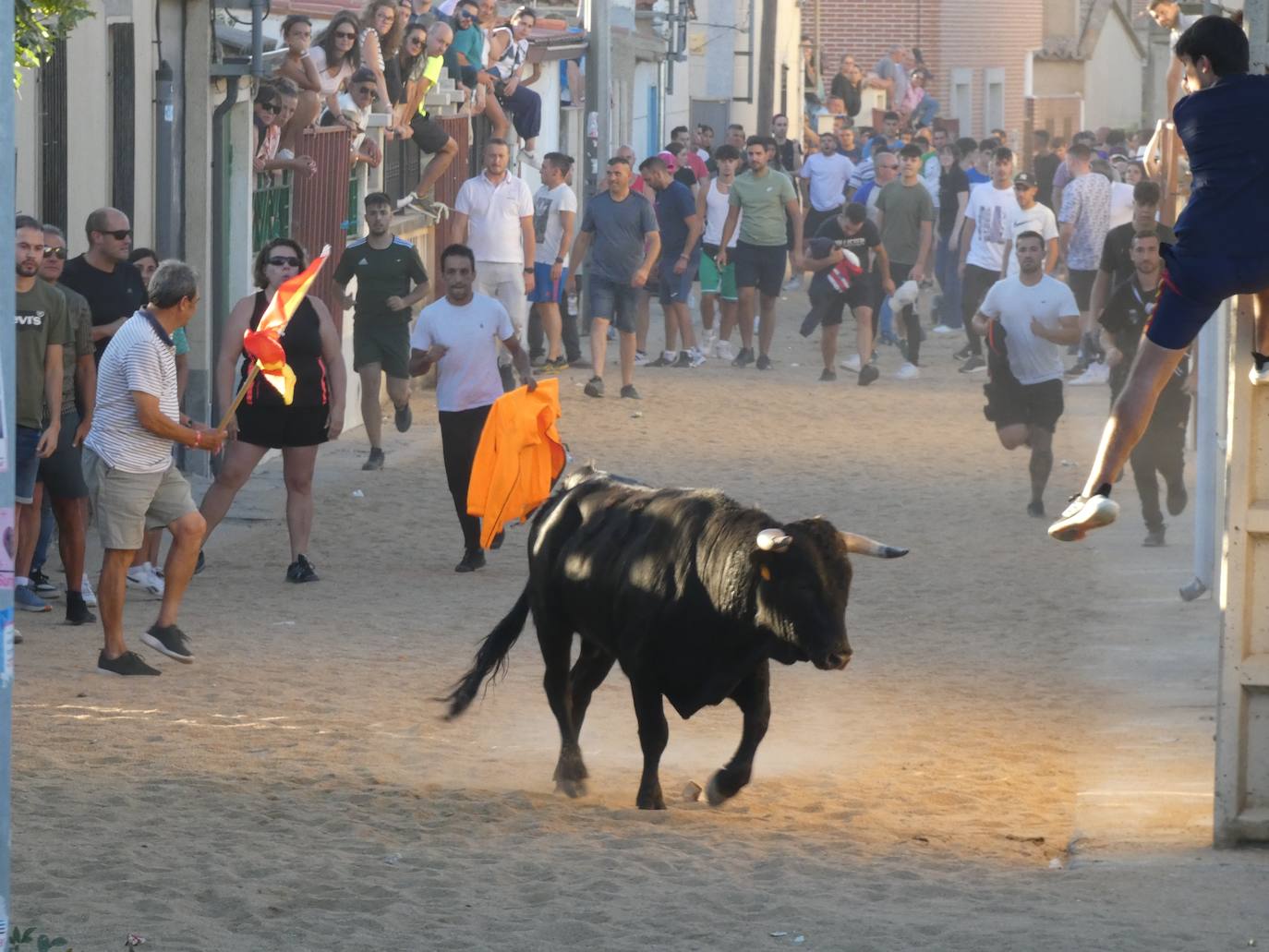 Multitudinario segundo encierro en Villaflores