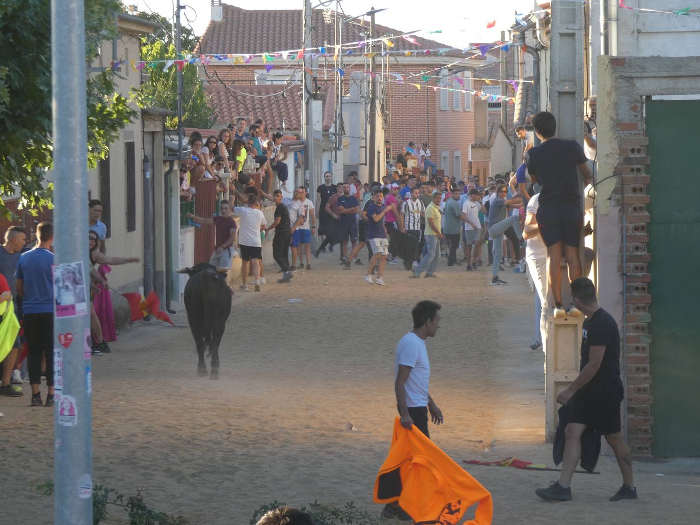 Multitudinario segundo encierro en Villaflores