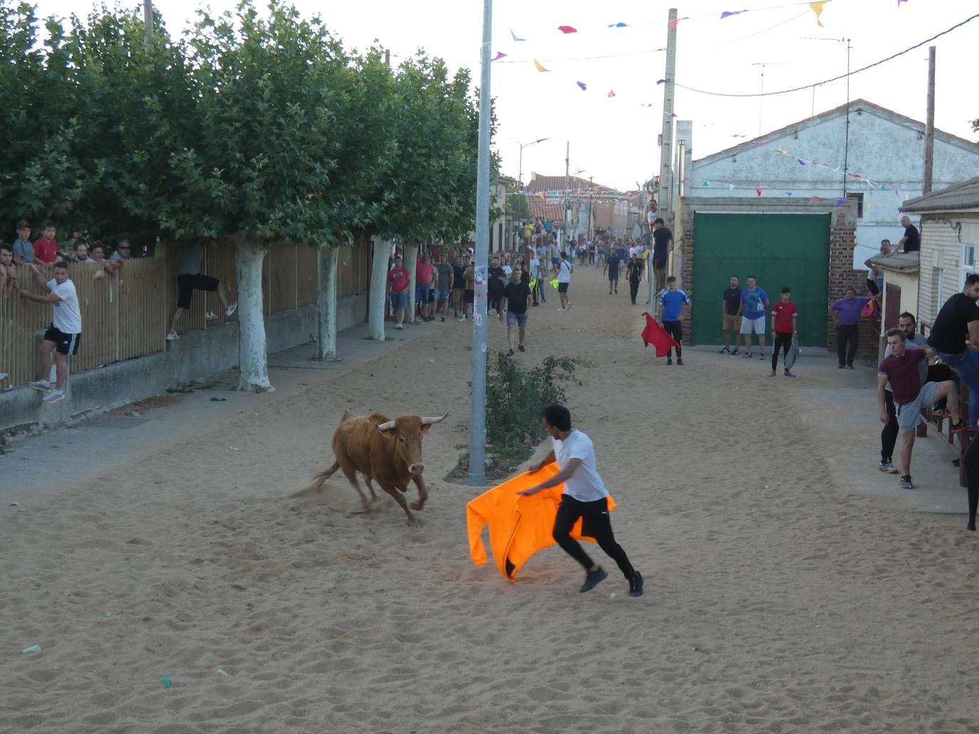 Multitudinario segundo encierro en Villaflores