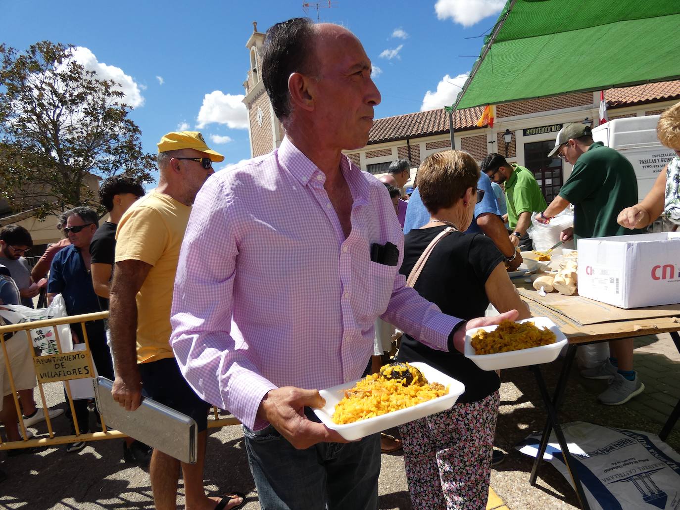 Las 800 raciones de paella que unen a los de Villaflores