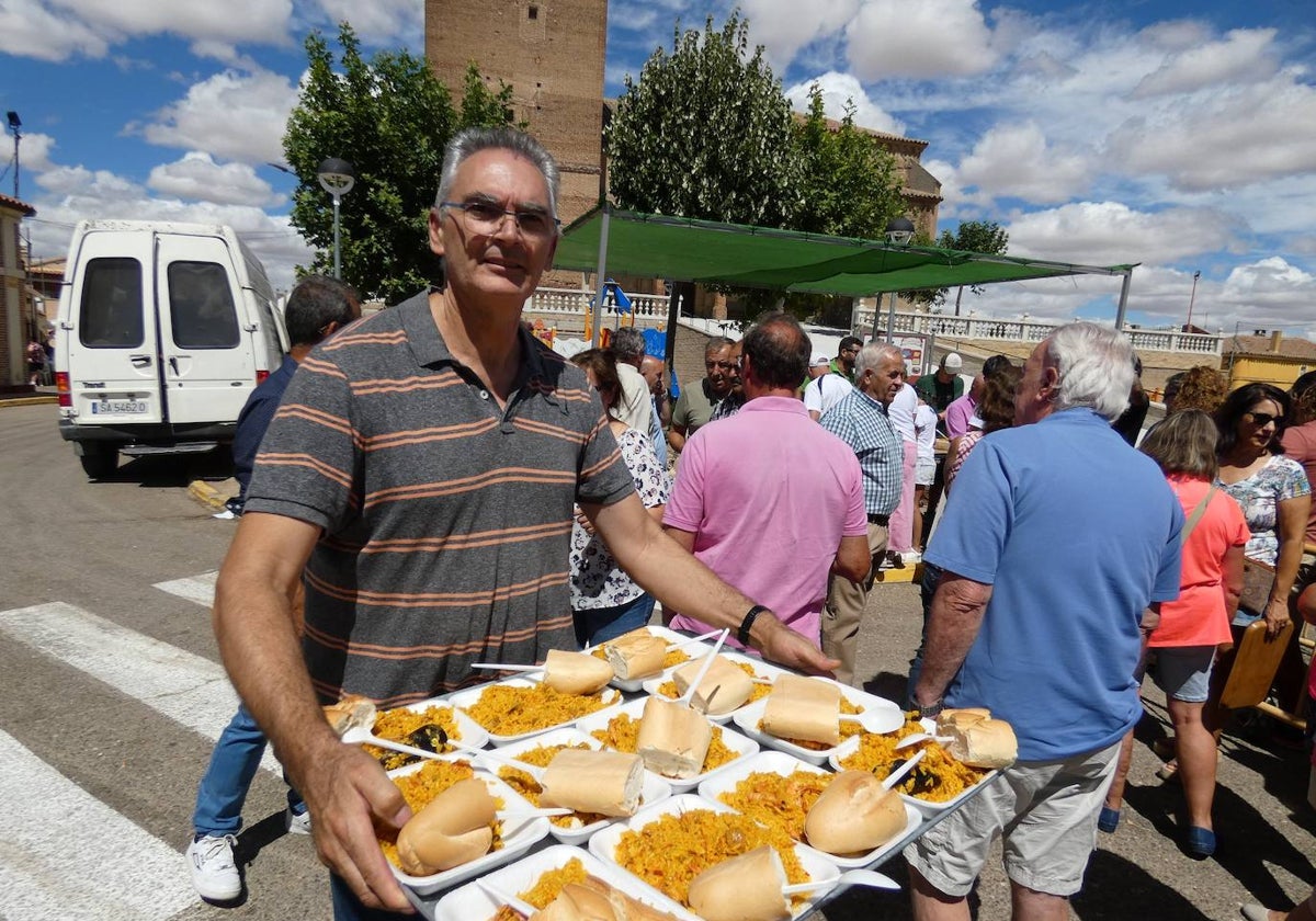 Las 800 raciones de paella que unen a los de Villaflores