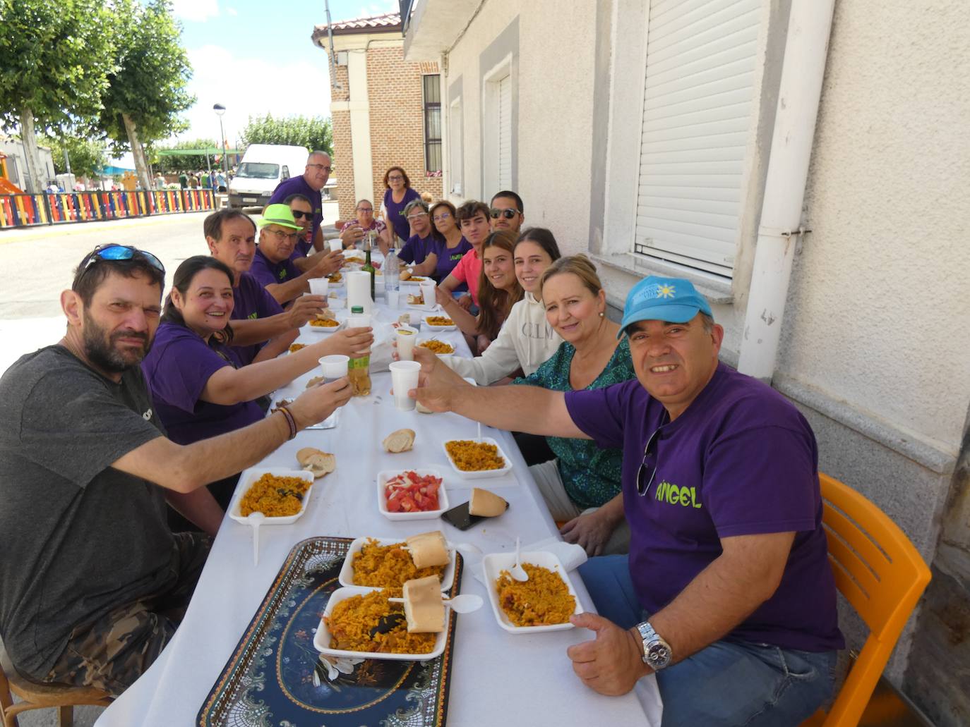 Las 800 raciones de paella que unen a los de Villaflores