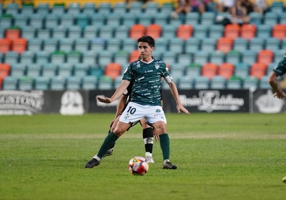 Cristóbal Gil en un partido en el Helmántico.