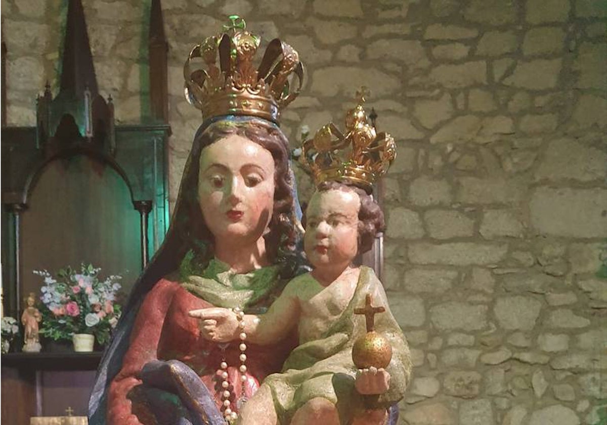 Estado en el que ha quedado la talla de la Virgen del Rosario tras la restauración.